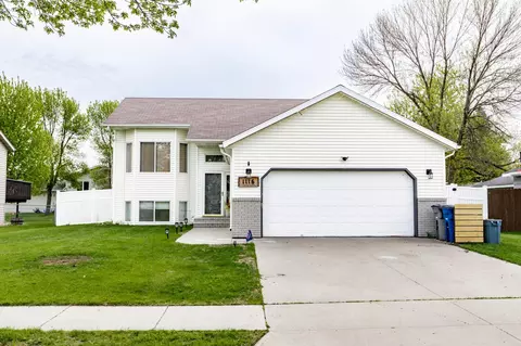 1116 18th St N, Moorhead, MN 56560