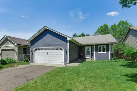 879 Iowa Ave W, Saint Paul, MN 55117