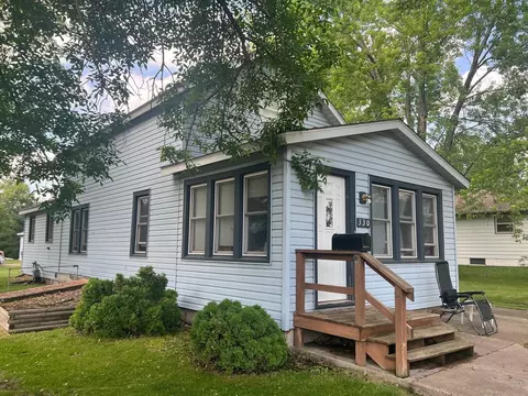 330 Railroad Ave NW, Mora, MN 55051