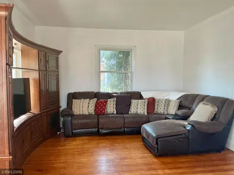 704 Mulberry St W, Stillwater, MN 55082
