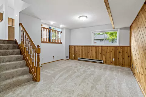 Living - 979 Pointe Way, Eagan, MN 55123 photo 4 of 5