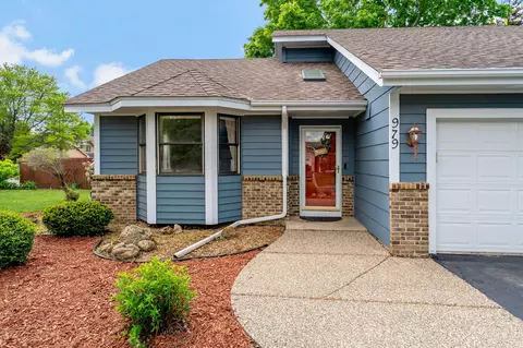 Exterior - 979 Pointe Way, Eagan, MN 55123 photo 7 of 10