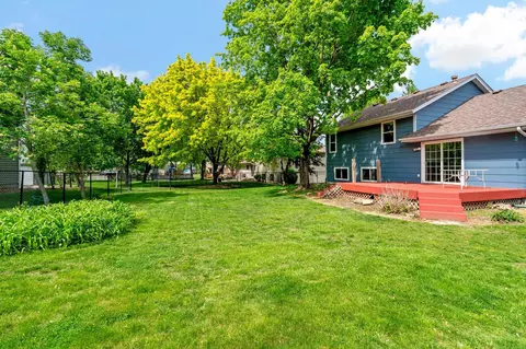 Exterior - 979 Pointe Way, Eagan, MN 55123 photo 4 of 10