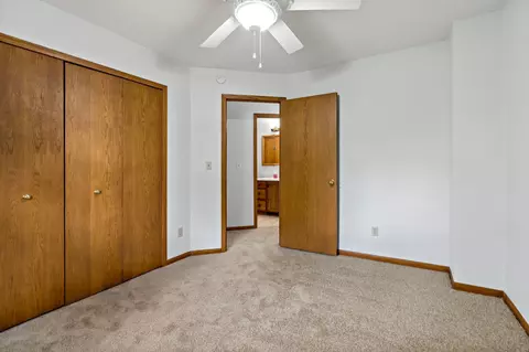 Bedroom - 979 Pointe Way, Eagan, MN 55123 photo 4 of 6