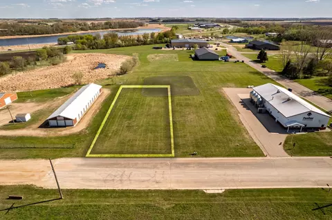 304 E Pike St, Osakis, MN 56360
