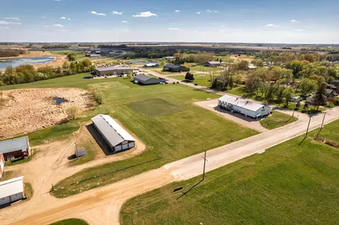 304 E Pike St, Osakis, MN 56360 photo 2