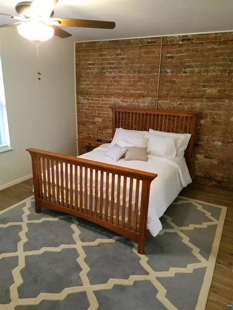 Bedroom - 830 E 2nd St, Duluth, MN 55805 photo 5 of 8