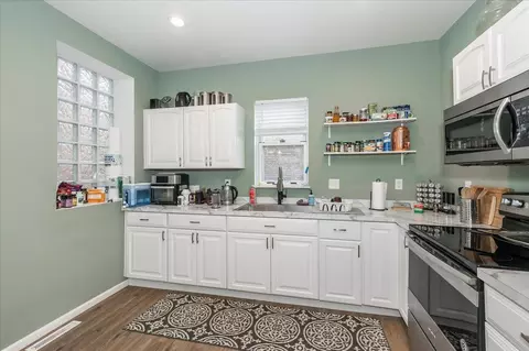 Kitchen - 830 E 2nd St, Duluth, MN 55805 photo 2 of 3
