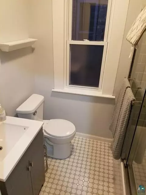Bath - 830 E 2nd St, Duluth, MN 55805 photo 2 of 2