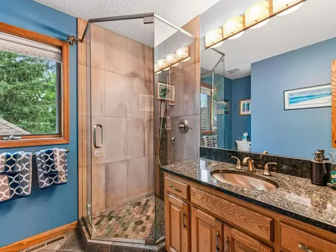 Bath - 5321 Bartlett Blvd, Mound, MN 55364 photo 2 of 3