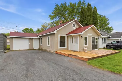 311 N Shore Dr, Forest Lake, MN 55025