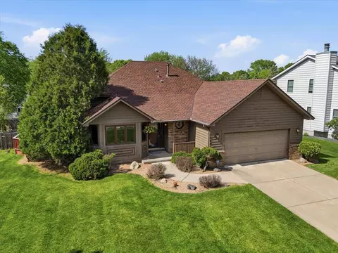 7860 Upper 17th St N, Oakdale, MN 55128