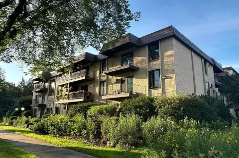 2809 E Minnehaha Pkwy #304, Minneapolis, MN 55417