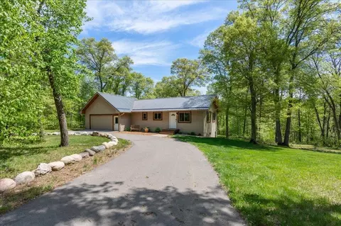 6504 S Sluetter Rd, Pequot Lakes, MN 56472