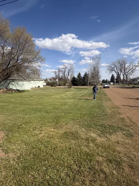 313 W 2nd Ave, Regent, ND 58650