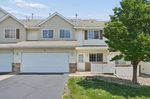 3560 Sterling Heights Dr #B, River Falls, WI 54022