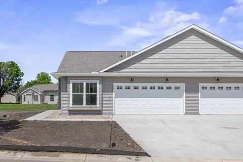 1021 Golf Course Rd NW, Hutchinson, MN 55350