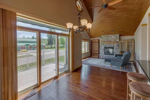Living - 204 N 2nd St, Brainerd, MN 56401 photo 1 of 6