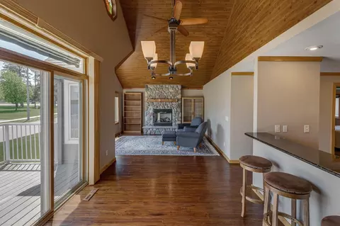 Living - 204 N 2nd St, Brainerd, MN 56401 photo 4 of 6