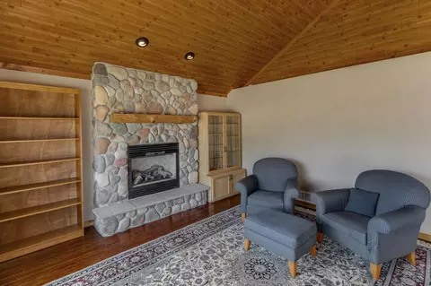 Living - 204 N 2nd St, Brainerd, MN 56401 photo 3 of 6