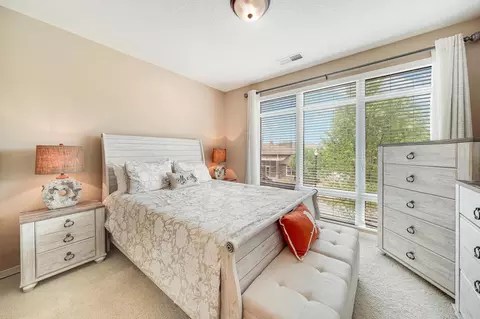1070 Grandview Ct NE #300, Columbia Heights, MN 55421