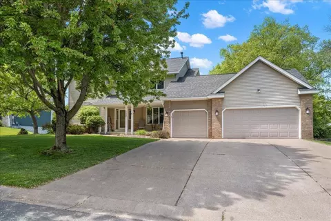 139 Ridge Way, Mahtomedi, MN 55115