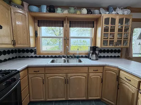 Kitchen - 19253 Soder Rd, Brainerd, MN 56401 photo 2 of 4