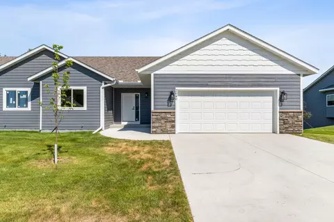 Exterior - 2040 13th St NW, Faribault, MN 55021 photo 2 of 3