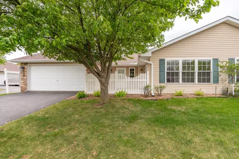 818 Roundhouse St, Shakopee, MN 55379