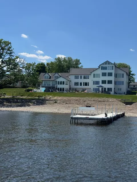 1300 S Lakeshore Dr UNIT A2, Lake City, MN 55041