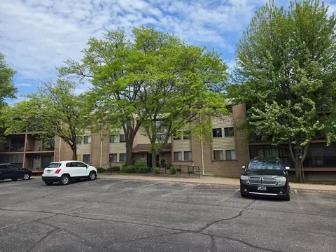 1887 Silver Bell Rd #213, Eagan, MN 55122