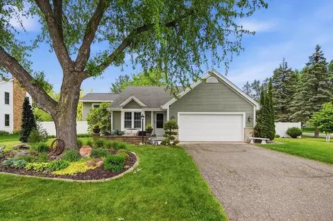 15100 Lac Lavon Dr, Burnsville, MN 55306