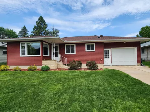 1608 W King St, Winona, MN 55987