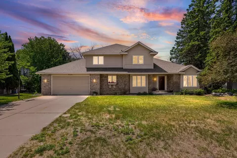 5705 Lois Ln, Shoreview, MN 55126