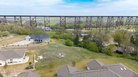 554 Legacy Ln, Valley City, ND 58072