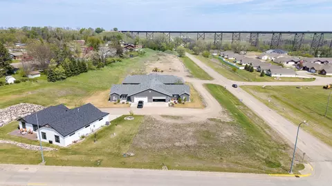 460 12 12 St NE, Valley City, ND 58072