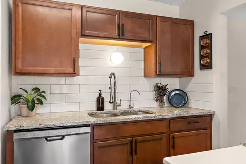 Kitchen - 4513 Scott Trl, Eagan, MN 55122 photo 1 of 6