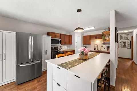 Kitchen - 4513 Scott Trl, Eagan, MN 55122 photo 3 of 6