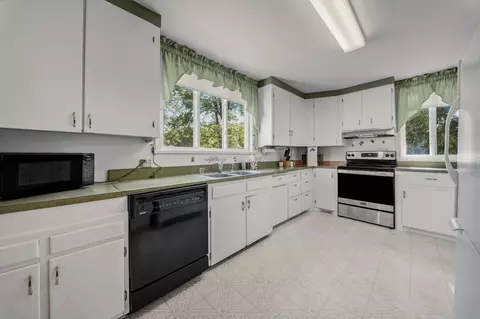 Kitchen - 27315 210th Ave, Cornell, WI 54732 photo 1 of 4