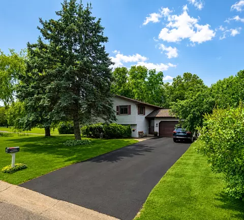 12833 Pilgrim Ln N, Champlin, MN 55316