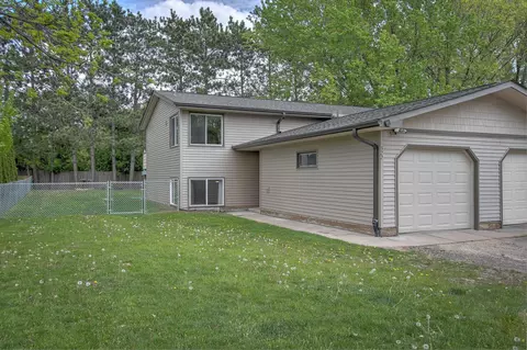 522 Calhoun Pl, Cambridge, MN 55008