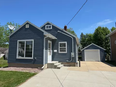 110 14th Ave NE, Rochester, MN 55906