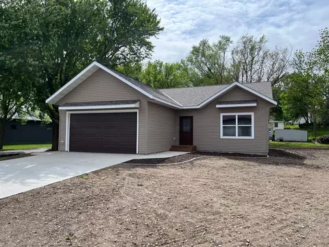 828 Spark Ave, Albert Lea, MN 56007