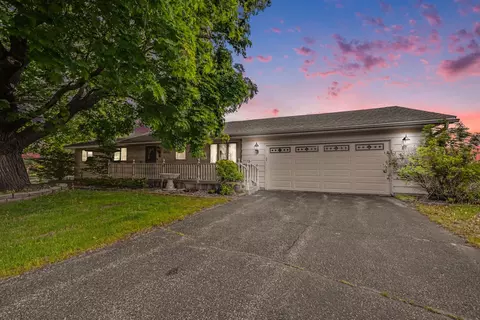 13418 Washburn Dr, Burnsville, MN 55337
