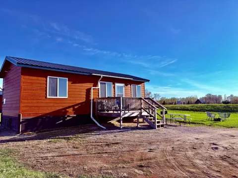 3332 Dillon Rd NW, Baudette, MN 56623
