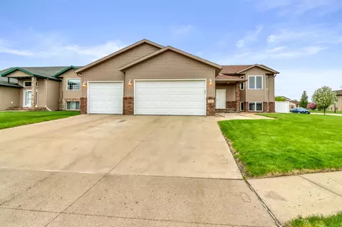 931 35th Ave W, West Fargo, ND 58078