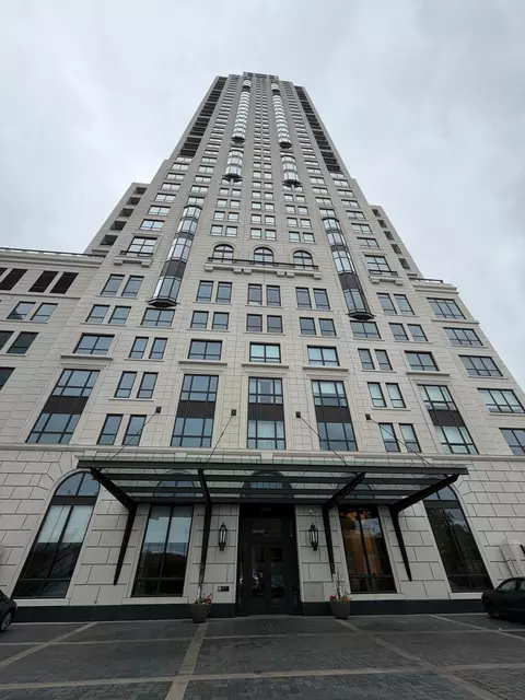 1111 W River Pkwy #26B, Minneapolis, MN 55415