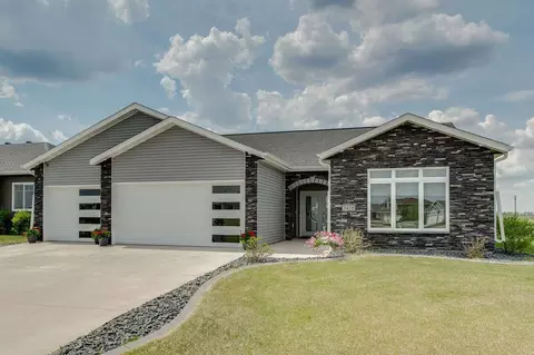 5419 43rd St S, Fargo, ND 58104