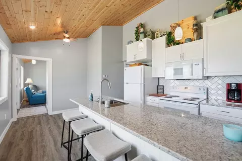 Kitchen - 39818 257th Ave, Mcgregor, MN 55760 photo 4 of 5