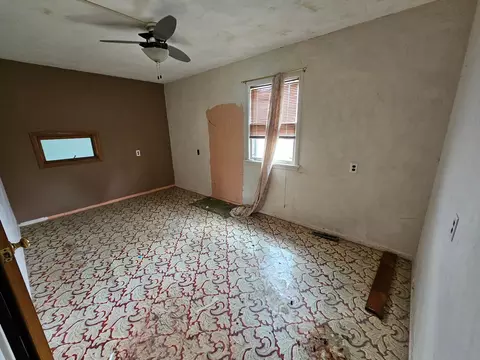 Bedroom - 515 1st St W, Hunter, ND 58048 photo 3 of 4
